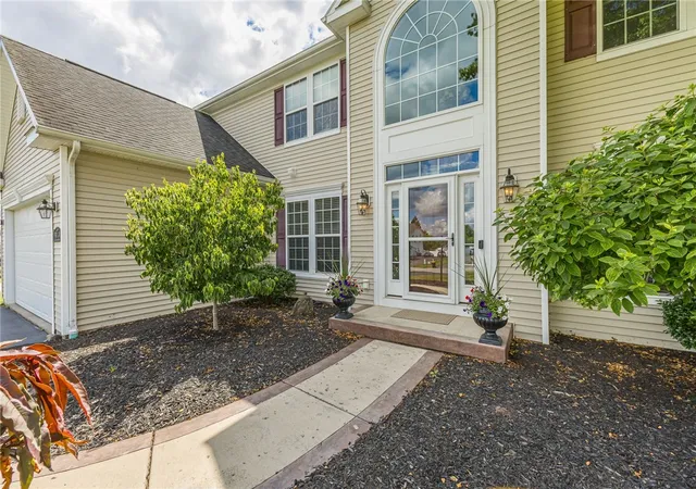 Photo 2 of Single family home for sale at 338 Stonefield Ln, Farmington, NY 14425 | MLS# R1696271 | Listing updated on 2026-07-26