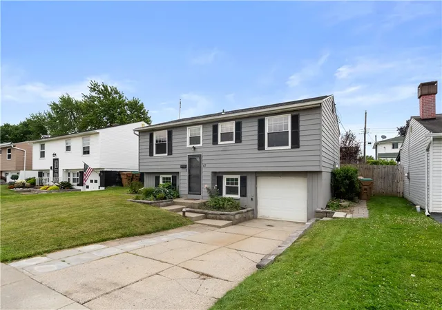2nd image of 47 W Toulon Dr, Buffalo, NY 14227 | MLS# R1695864