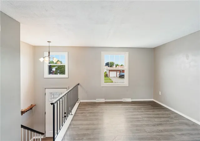 Photo 3 of Sale Pending at 47 W Toulon Dr, Buffalo, NY 14227 | MLS# R1695864 | Listing updated on 2026-07-16