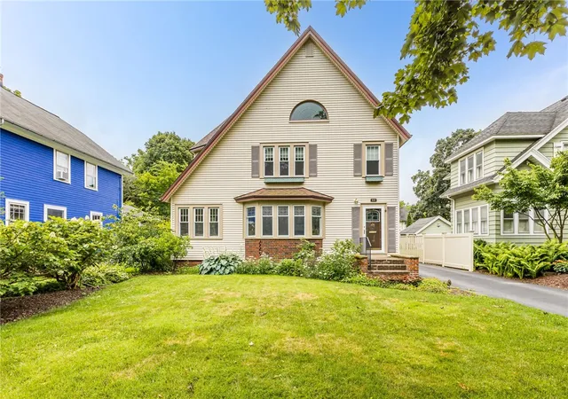 Homes for sale in Rochester, NY | 55 Elm Dr, Rochester, NY 14609 | MLS# R1696837