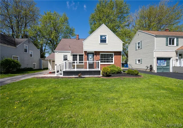 Photo 3 of Sale Pending at 333 Lamarck Dr, Buffalo, NY 14226 | MLS# B1696549 | Listing updated on 2026-07-14