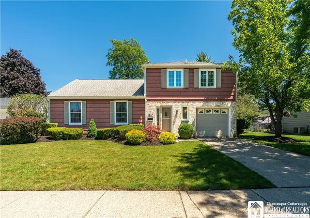 1st image of 1317 Cambridge Ave, North Tonawanda, NY 14120 | MLS# R1696362