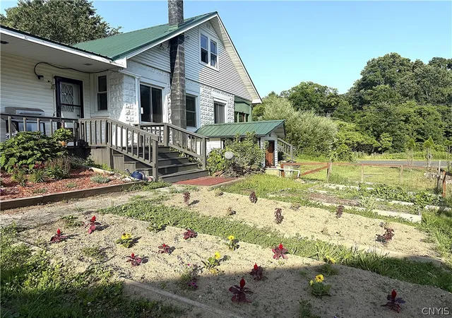 Photo 3 of Sale Pending at 189 County Route 10, Pennellville, NY 13132 | MLS# S1696033 | Listing updated on 2026-07-23