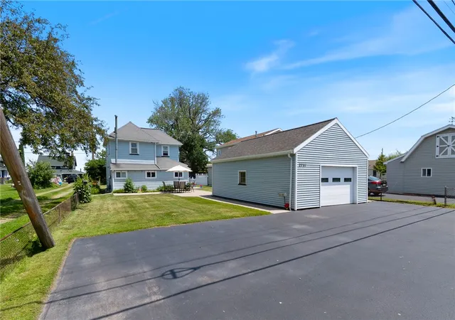Photo 4 of Sale Pending at 2751 Edgemere Dr, Rochester, NY 14612 | MLS# R1695414 | Listing updated on 2026-07-29