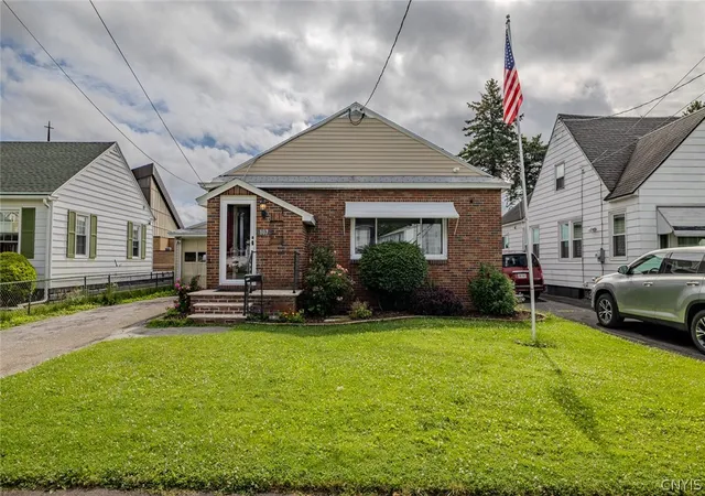 1st image of 107 Brookland Dr, Salina, NY 13208 | MLS# S1696557