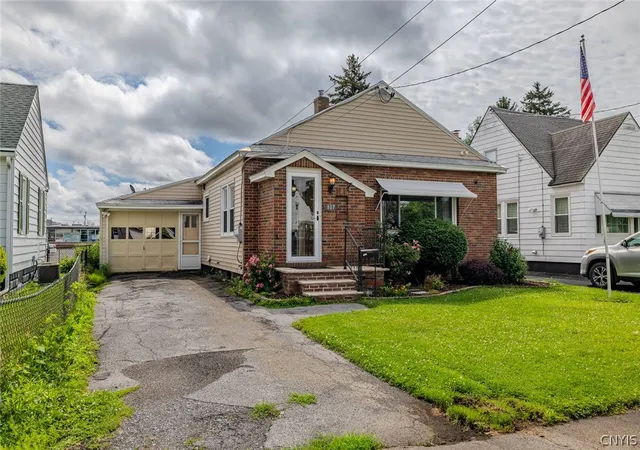 2nd image of 107 Brookland Dr, Salina, NY 13208 | MLS# S1696557