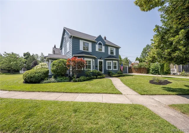 Photo 2 of Sale Pending at 8 North Dr, Buffalo, NY 14216 | MLS# B1695194 | Listing updated on 2026-07-23
