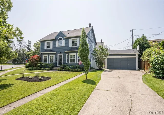 Photo 4 of Sale Pending at 8 North Dr, Buffalo, NY 14216 | MLS# B1695194 | Listing updated on 2026-07-23