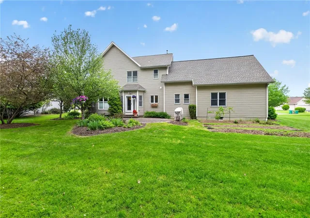 32nd image of 745 Hailey Dr, Webster, NY 14580 | MLS# R1695531