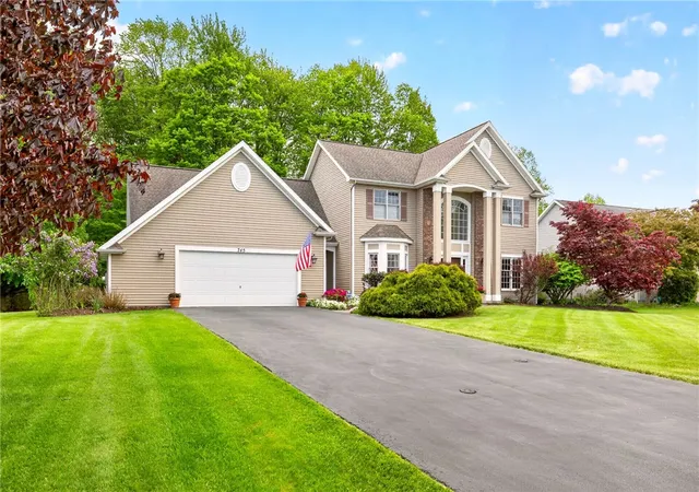 4th image of 745 Hailey Dr, Webster, NY 14580 | MLS# R1695531