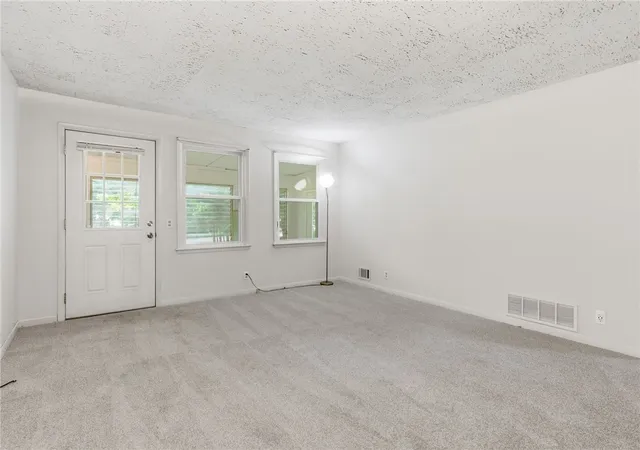 4th image of 703-705 Holt Rd, Webster, NY 14580 | MLS# R1694744