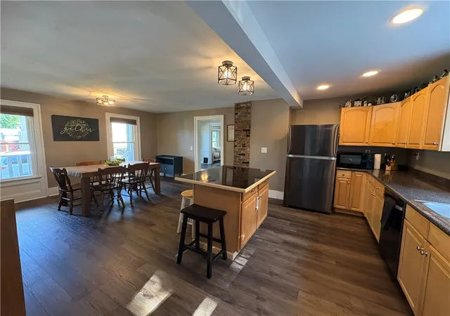 Photo 3 of Sale Pending at 435 W Miller St, Newark, NY 14513 | MLS# R1695964 | Listing updated on 2026-07-21