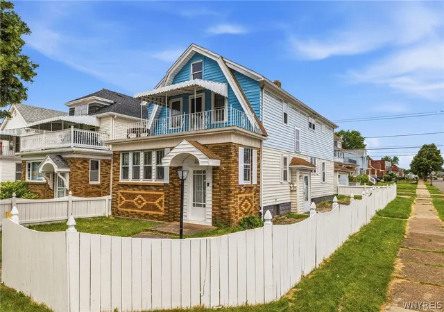 Photo 2 of Sale Pending at 220 Davidson Ave, Buffalo, NY 14215 | MLS# B1696888 | Listing updated on 2026-07-14