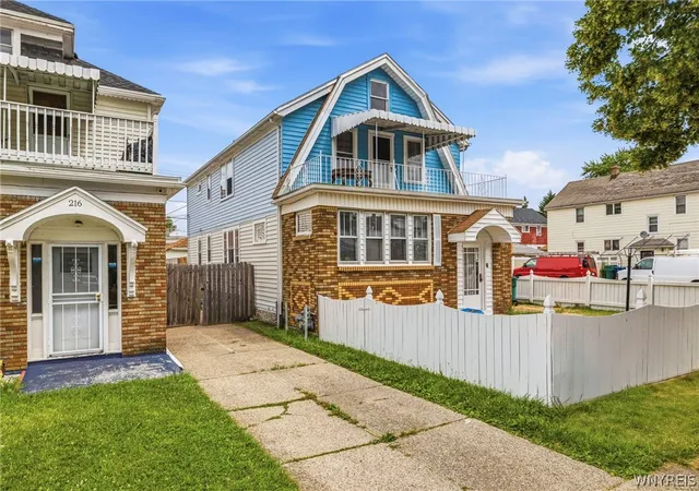 Photo 3 of Sale Pending at 220 Davidson Ave, Buffalo, NY 14215 | MLS# B1696888 | Listing updated on 2026-07-14
