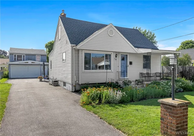 Photo 4 of Sale Pending at 60 Colby St, Buffalo, NY 14206 | MLS# B1695974 | Listing updated on 2026-07-20