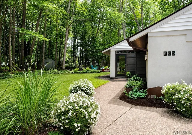 4th image of 585 Linden Ave, East Aurora, NY 14052 | MLS# B1696023