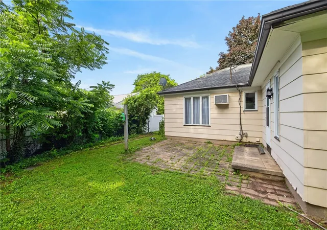 5th image of 160 Sherwood Dr, Parma, NY 14468 | MLS# R1696301