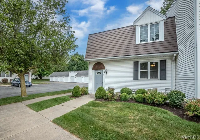 Homes for sale in Amherst, NY | 4755 Chestnut Ridge Rd #9, Amherst, NY 14228 | MLS# B1696610