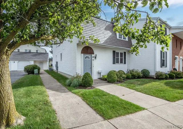 Homes for sale in Amherst, NY | 4755 Chestnut Ridge Rd #9, Amherst, NY 14228 | MLS# B1696610