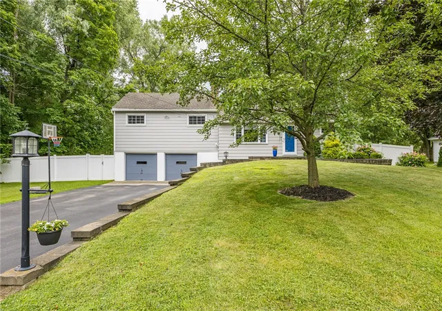 2nd image of 969 Klem Rd, Webster, NY 14580 | MLS# R1696114