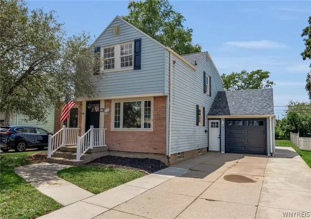 2nd image of 115 Calvert Blvd, Tonawanda, NY 14150 | MLS# B1696918