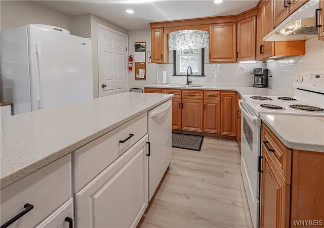 4th image of 3777 Randall Rd, Ransomville, NY 14131 | MLS# B1696569