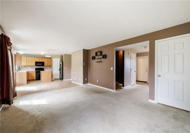 2nd image of 3 Coneflower Dr, West Henrietta, NY 14586 | MLS# R1694995