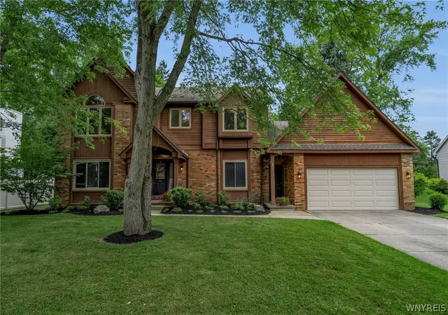 Photo 1 of Single family home for sale at 10 E Pinelake Dr, Buffalo, NY 14221 | MLS# B1696642 | Listing updated on 2026-07-30