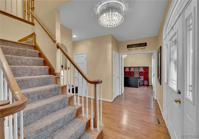 Photo 2 of Single family home for sale at 10 E Pinelake Dr, Buffalo, NY 14221 | MLS# B1696642 | Listing updated on 2026-07-30
