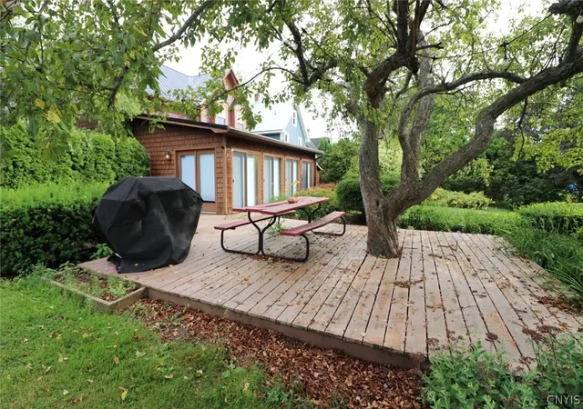 Homes for sale in Alexandria Bay, NY | 55 Anthony St, Alexandria Bay, NY 13607 | MLS# S1696965