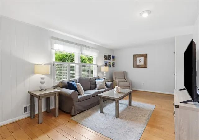 5th image of 85 Deer Creek Rd, Pittsford, NY 14534 | MLS# R1693959