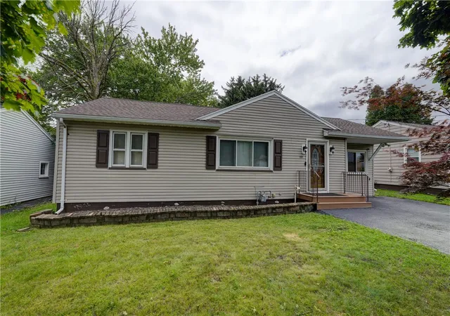 3rd image of 184 Bennett Ave, Rochester, NY 14609 | MLS# R1696974