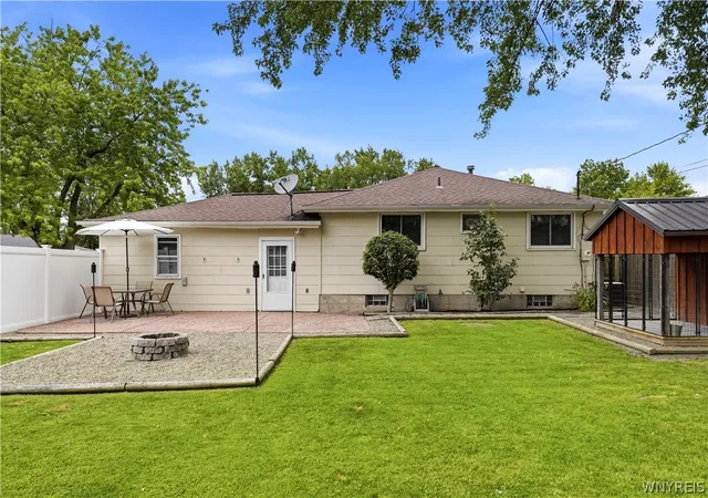 Photo 3 of Sale Pending at 72 Greenmeadow Dr, Buffalo, NY 14224 | MLS# B1696739 | Listing updated on 2026-07-23