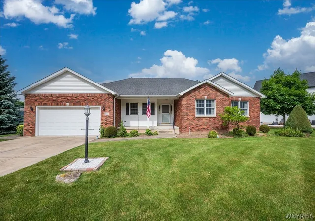 2nd image of 4250 Scenic Dr, Lewiston, NY 14174 | MLS# B1694646