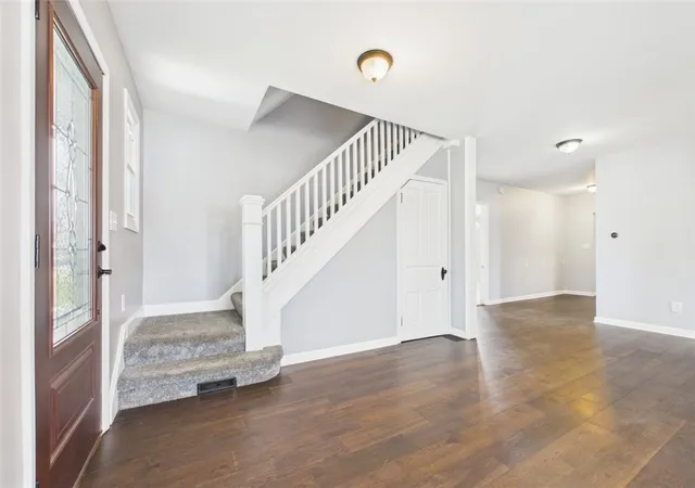 Photo 4 of Sale Pending at 6224 Versailles Rd, Lake View, NY 14085 | MLS# R1697042 | Listing updated on 2026-07-17