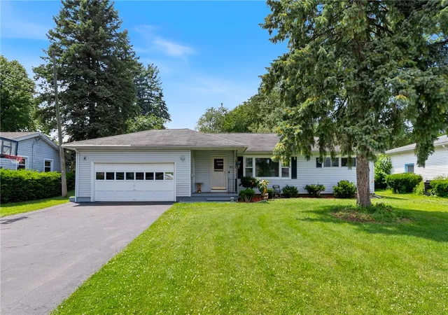 1st image of 48 Tarwood Dr, Gates, NY 14606 | MLS# R1696828