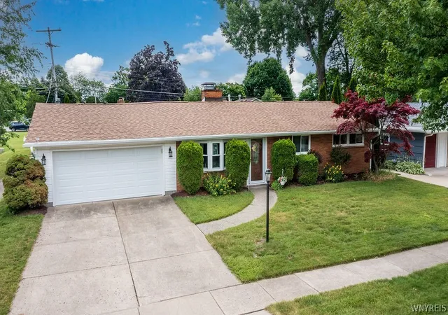 1st image of 137 Burnside Dr, Tonawanda, NY 14150 | MLS# B1696501
