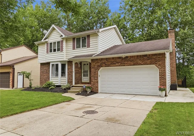 Homes for sale in East Amherst, NY | 192 Greengage Cir, East Amherst, NY 14051 | MLS# B1696530