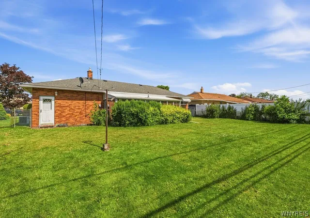 26th image of 27 Dennis Ln, Buffalo, NY 14227 | MLS# B1696370