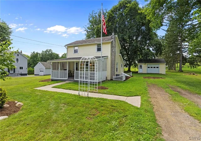 2nd image of 586 Stump Rd, Skaneateles Falls, NY 13153 | MLS# S1694087