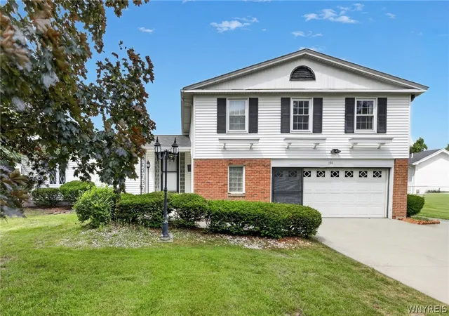 Homes for sale in Amherst, NY | 194 Exeter Rd, Amherst, NY 14221 | MLS# B1696728