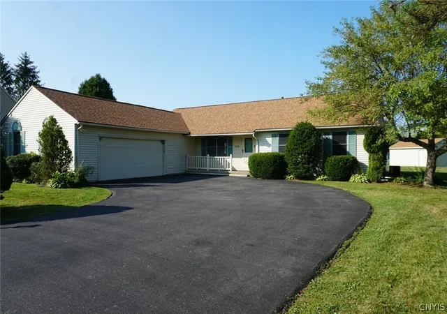 1st image of 6113 Rossland Cir, Cicero, NY 13039 | MLS# S1696746