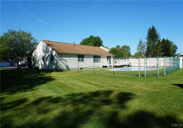 2nd image of 6113 Rossland Cir, Cicero, NY 13039 | MLS# S1696746