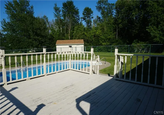 3rd image of 6113 Rossland Cir, Cicero, NY 13039 | MLS# S1696746