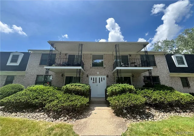 1st image of 136 Denrose Dr #8, Buffalo, NY 14228 | MLS# B1697074