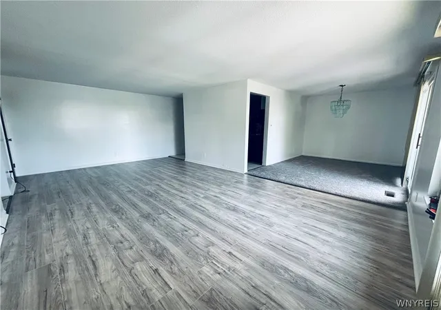 3rd image of 136 Denrose Dr #8, Buffalo, NY 14228 | MLS# B1697074