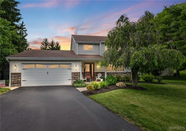 1st image of 17 Birchwood Cmn, Lancaster, NY 14086 | MLS# B1696704
