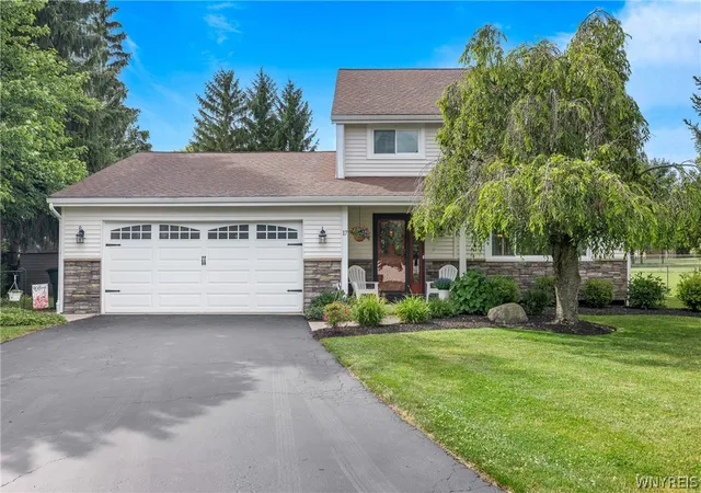 49th image of 17 Birchwood Cmn, Lancaster, NY 14086 | MLS# B1696704
