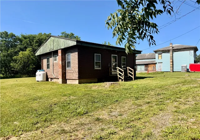 19th image of 16 Railroad Ave, New Berlin, NY 13411 | MLS# R1696979