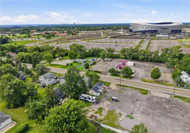 3rd image of 5099 Big Tree Rd, Orchard Park, NY 14127 | MLS# B1697110